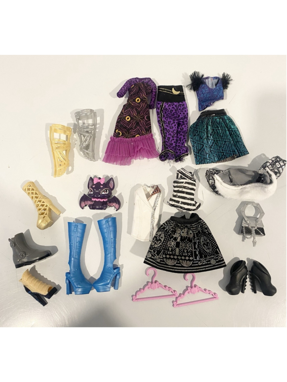 Monster High Doll Clothes Shoes Accessories Lot G1 + G3 Count Fabulous Pet Bat